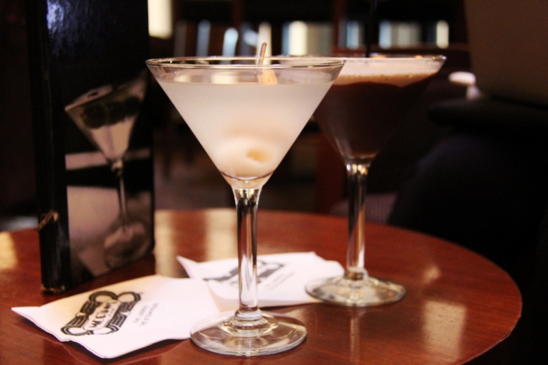 brasserie-LA TRINITE-min_martini_bar_lychee_chocolate_alcohol_liquor_happy_hour_happy-910161